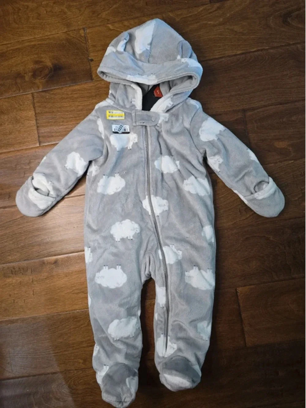 9m brand new baby snowsuit from carter's item. 222G2